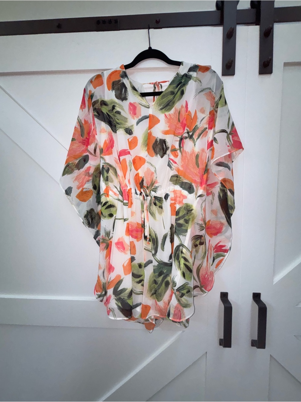 Charming Charlie White Floral Tie-Front Kaftan Tunic with Coral & Green
